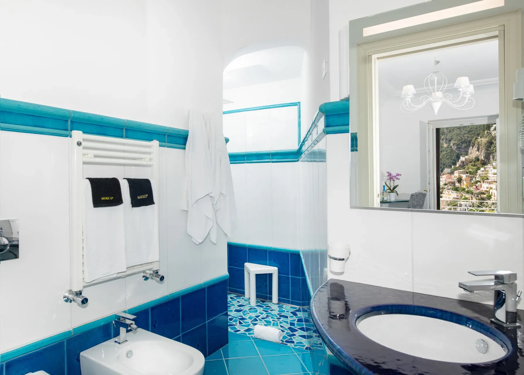 hotel_reginella_positano_rooms_deluxe_sea_view_02.webp