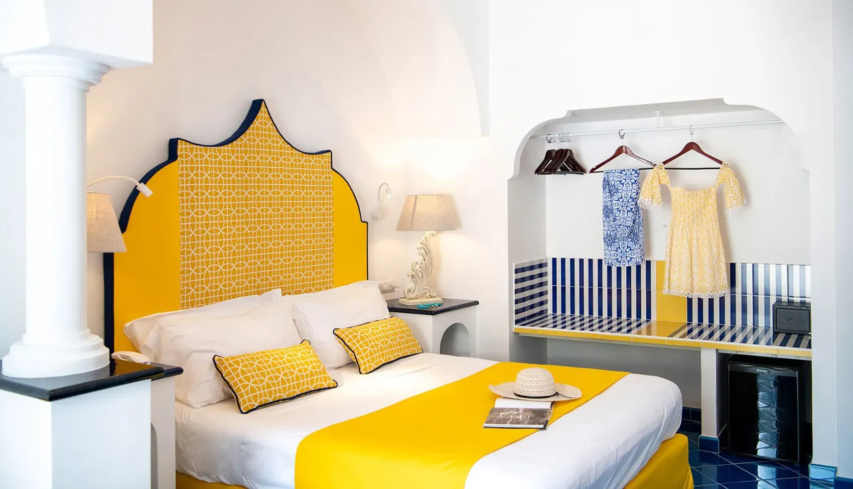 hotel_reginella_positano_rooms_deluxe_sea_view_10.webp