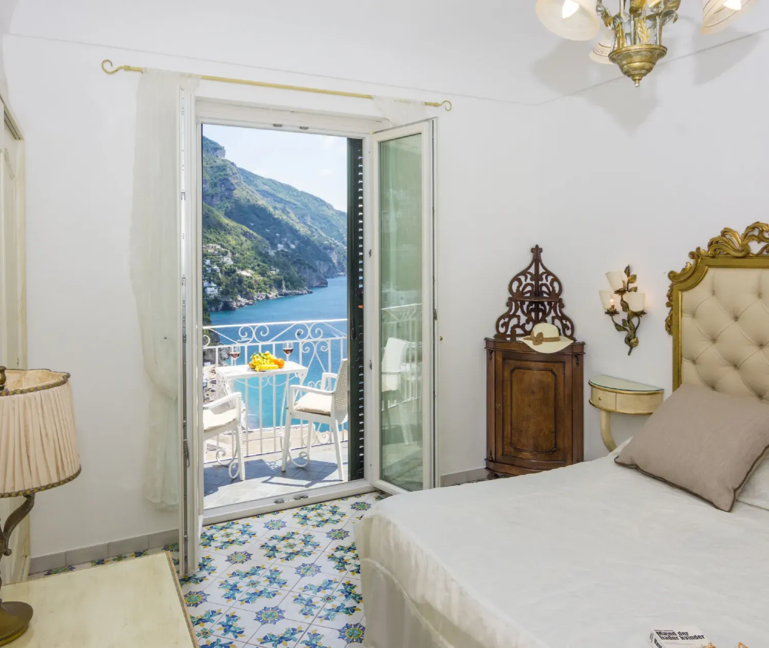 hotel_reginella_positano_rooms_classic_sea_view_04.webp