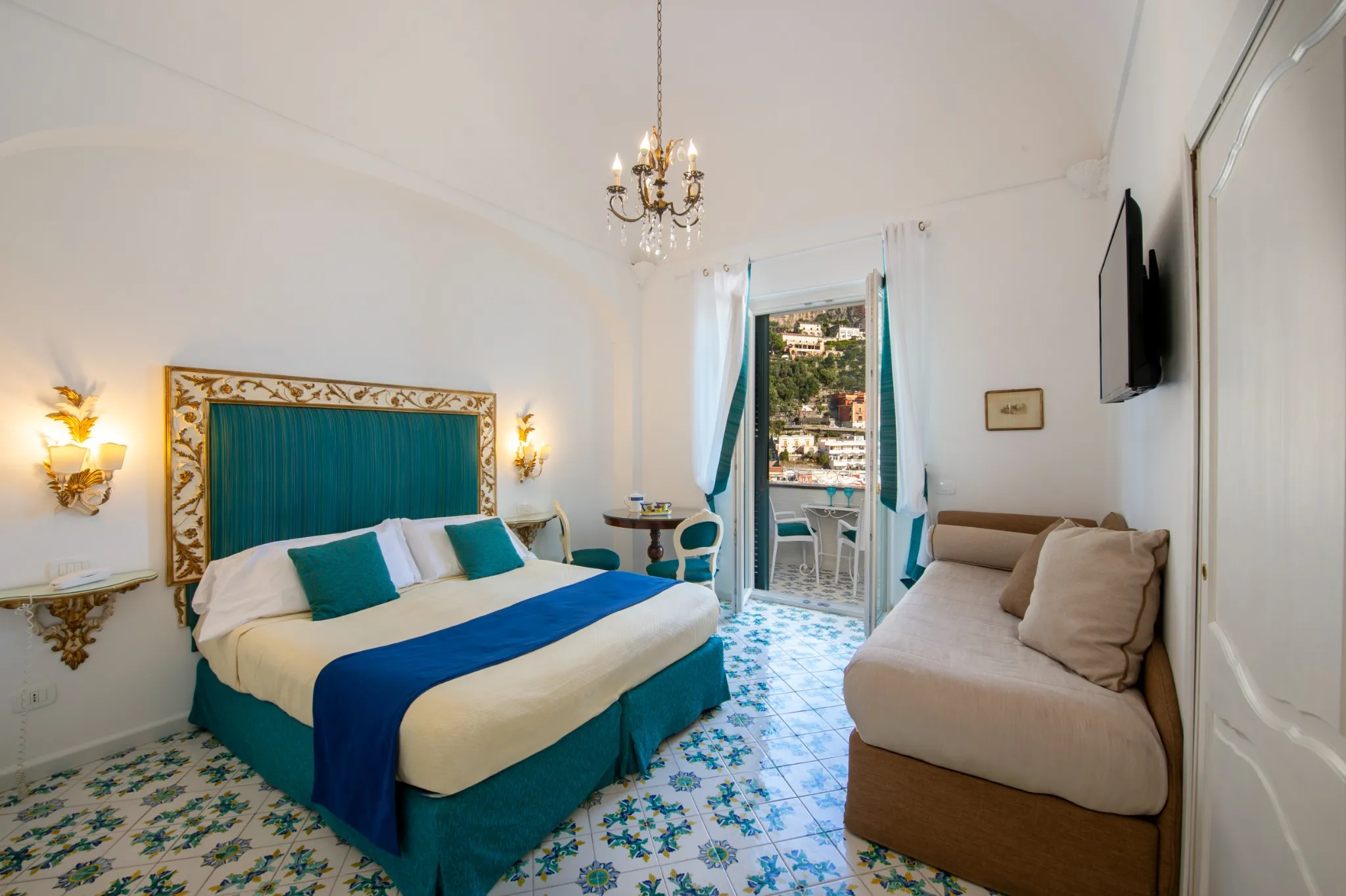 2-hotel-reginella-positano-classic-room-sea-view.webp
